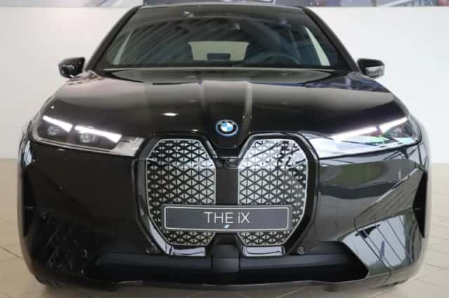 BMW iX (2025) thumbnail 4