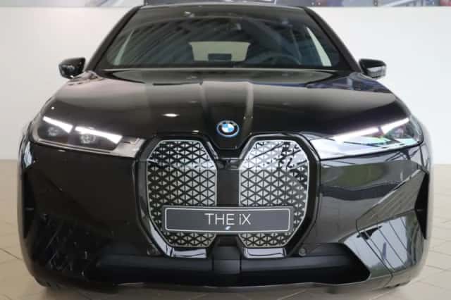 BMW iX (2025) thumbnail 4