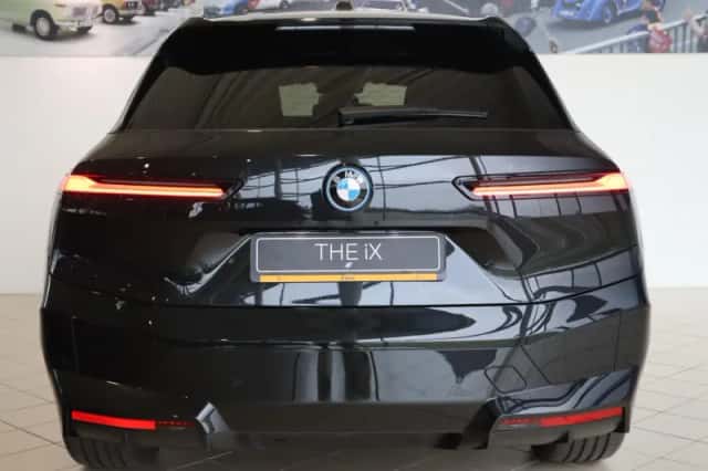 BMW iX (2025) thumbnail 5
