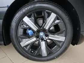 BMW iX (2025) thumbnail 6
