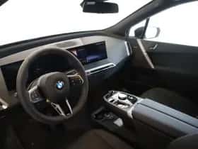 BMW iX (2025) thumbnail 7