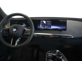 BMW iX (2025) thumbnail 8