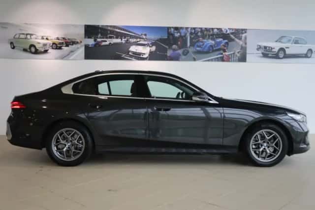 BMW 5-Serie (2024) thumbnail 3