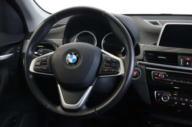 BMW X1 (2019) thumbnail 12