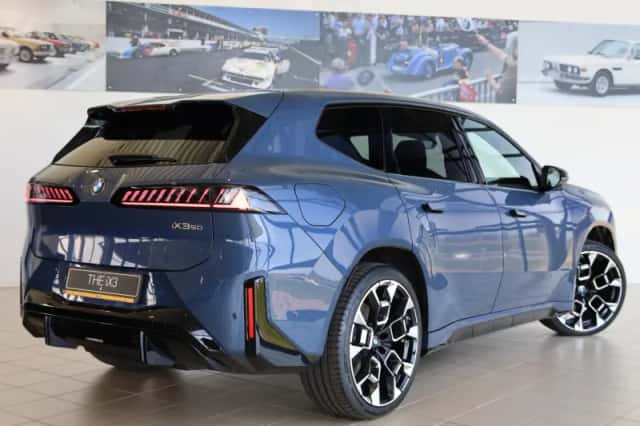 BMW iX3 (2026) thumbnail 2