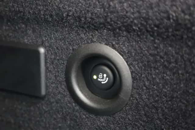 BMW iX3 (2026) thumbnail 32
