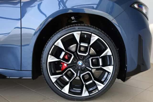 BMW iX3 (2026) thumbnail 6