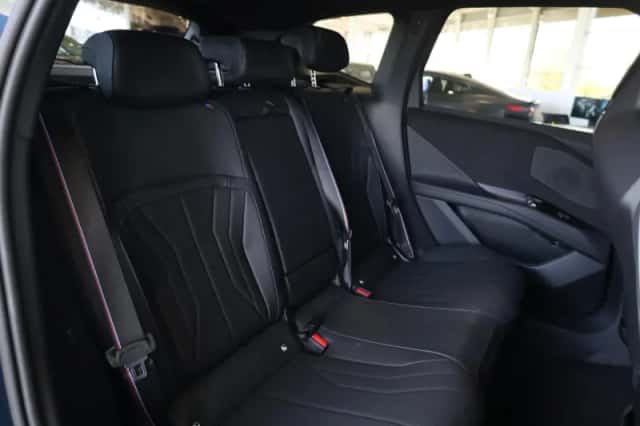 BMW iX3 (2026) thumbnail 9