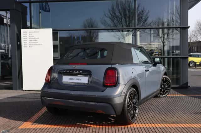 MINI Cabrio Cooper (2026) thumbnail 2