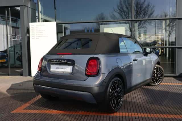 MINI Cabrio Cooper (2026) thumbnail 4
