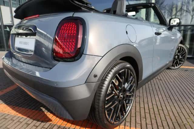 MINI Cabrio Cooper (2026) thumbnail 8