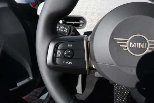 MINI Cabrio Cooper (2026) thumbnail 10