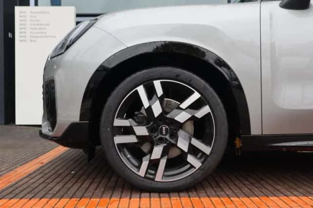 MINI Countryman (2025) thumbnail 3