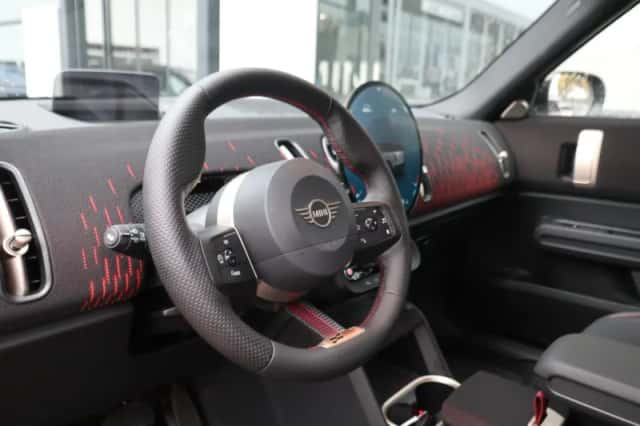 MINI Countryman (2025) thumbnail 6