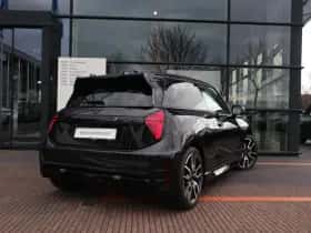 MINI Cooper (2024) thumbnail 2