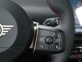 MINI Cooper (2024) thumbnail 16