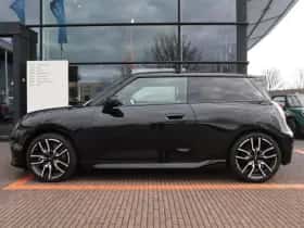 MINI Cooper (2024) thumbnail 3