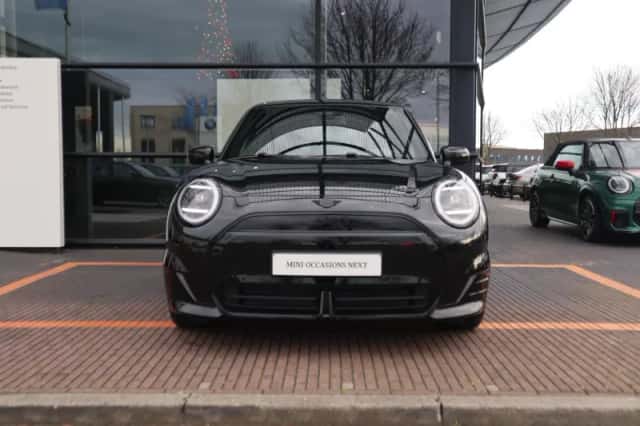 MINI Cooper (2024) thumbnail 24