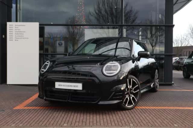 MINI Cooper (2024) thumbnail 26