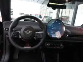 MINI Cooper (2024) thumbnail 6