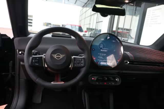 MINI Cooper (2024) thumbnail 7