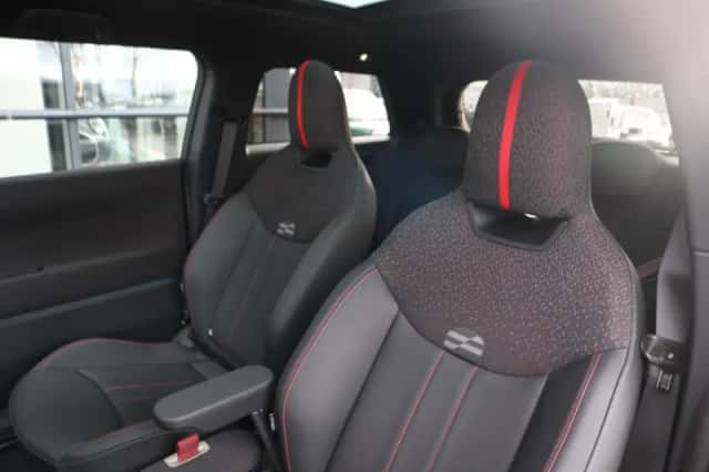 MINI Cooper (2024) thumbnail 8