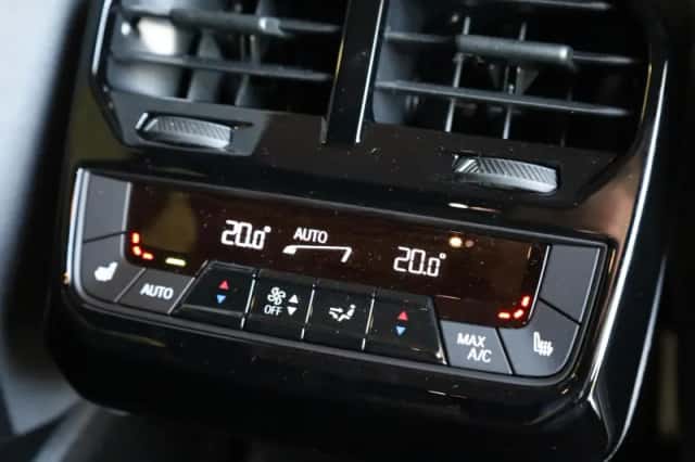 BMW iX (2026) thumbnail 23