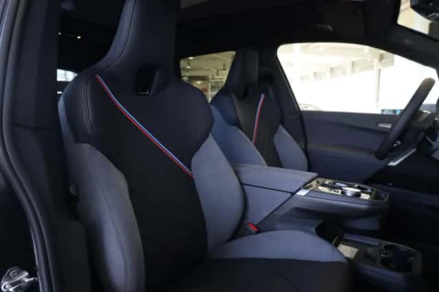 BMW iX (2026) thumbnail 8