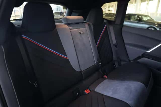 BMW iX (2026) thumbnail 9