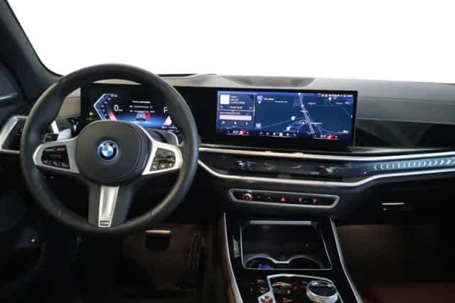 BMW X5 (2024) thumbnail 11