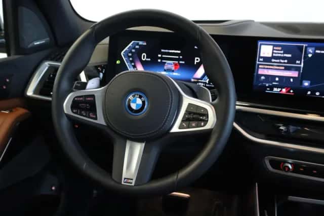 BMW X5 (2024) thumbnail 12