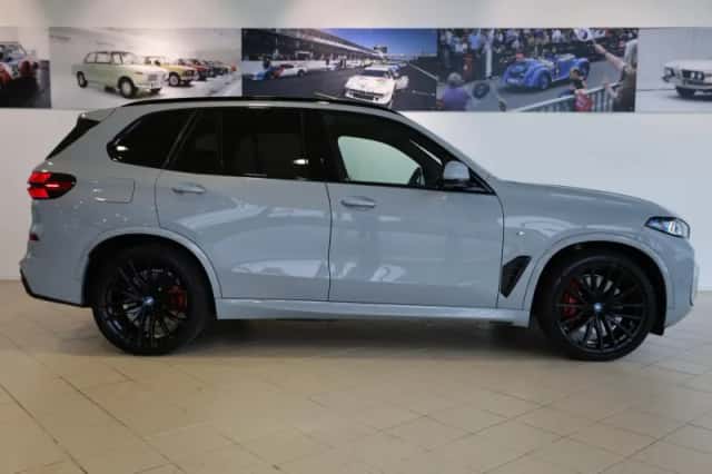BMW X5 (2024) thumbnail 3