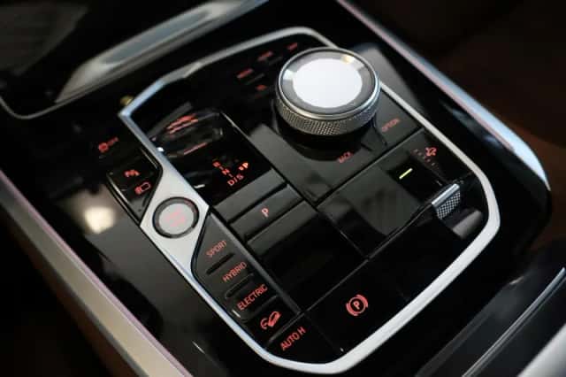 BMW X5 (2024) thumbnail 22