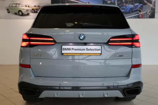BMW X5 (2024) thumbnail 5