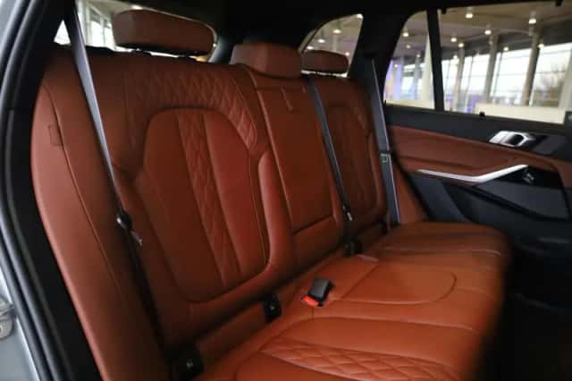 BMW X5 (2024) thumbnail 10