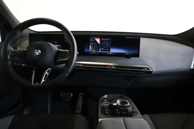 BMW iX (2025) thumbnail 11