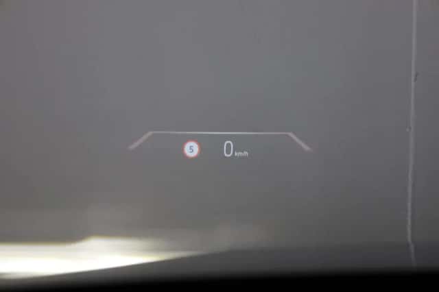 BMW iX (2025) thumbnail 14
