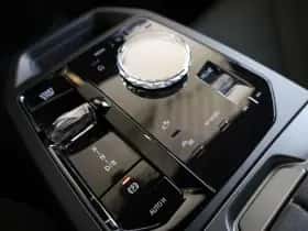 BMW iX (2025) thumbnail 22