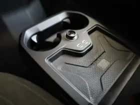 BMW iX (2025) thumbnail 23