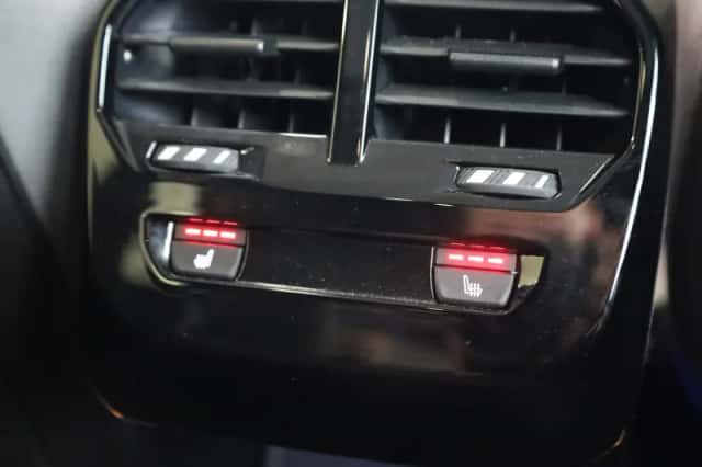 BMW iX (2025) thumbnail 25
