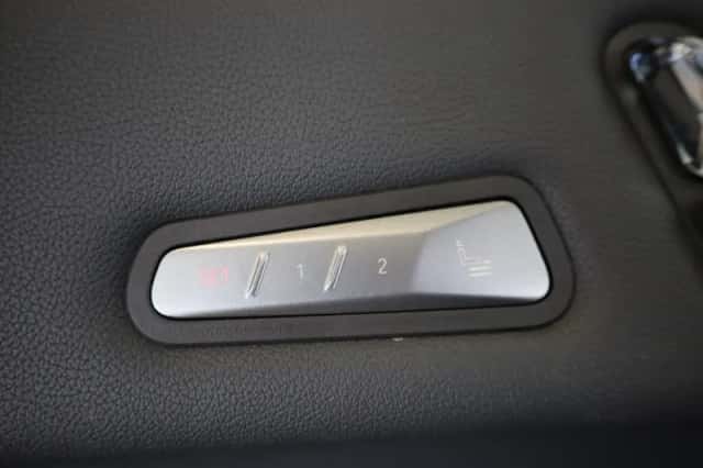 BMW iX (2025) thumbnail 26