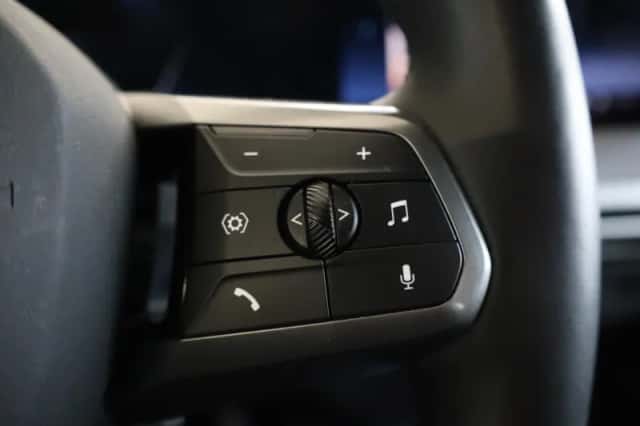 BMW iX (2025) thumbnail 31