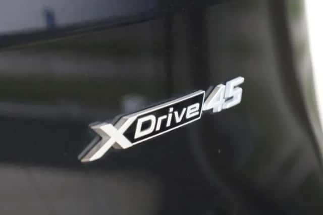 BMW iX (2025) thumbnail 37