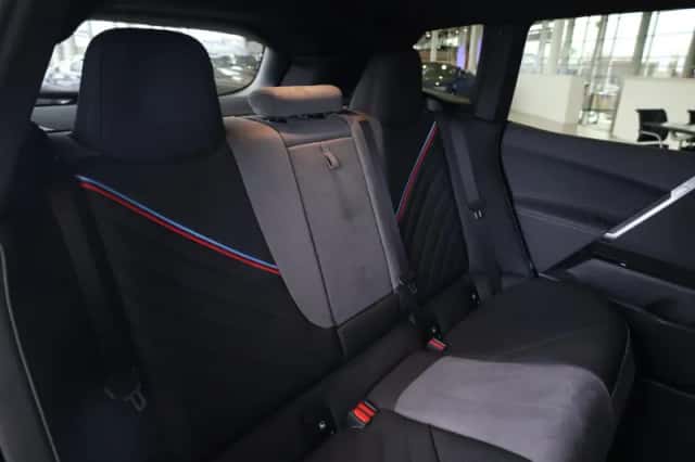 BMW iX (2025) thumbnail 10