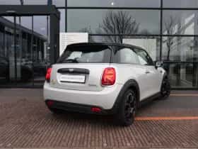 MINI Electric (2021) thumbnail 2