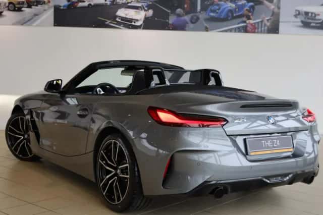 BMW Z4 (2026) thumbnail 2