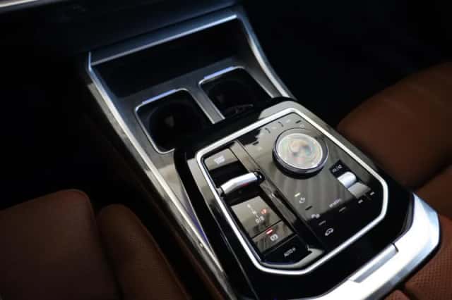 BMW i7 (2025) thumbnail 20