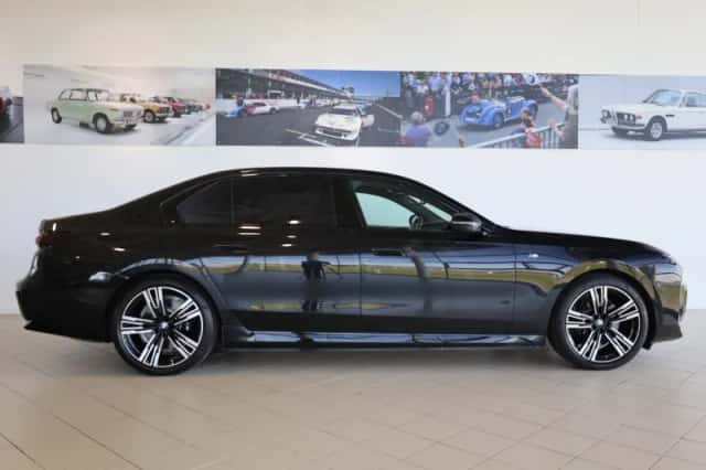 BMW i7 (2025) thumbnail 3