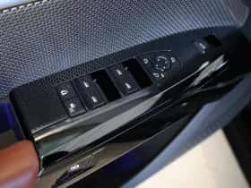 BMW i7 (2025) thumbnail 24