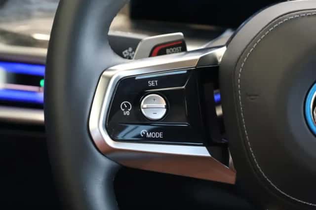 BMW i7 (2025) thumbnail 26